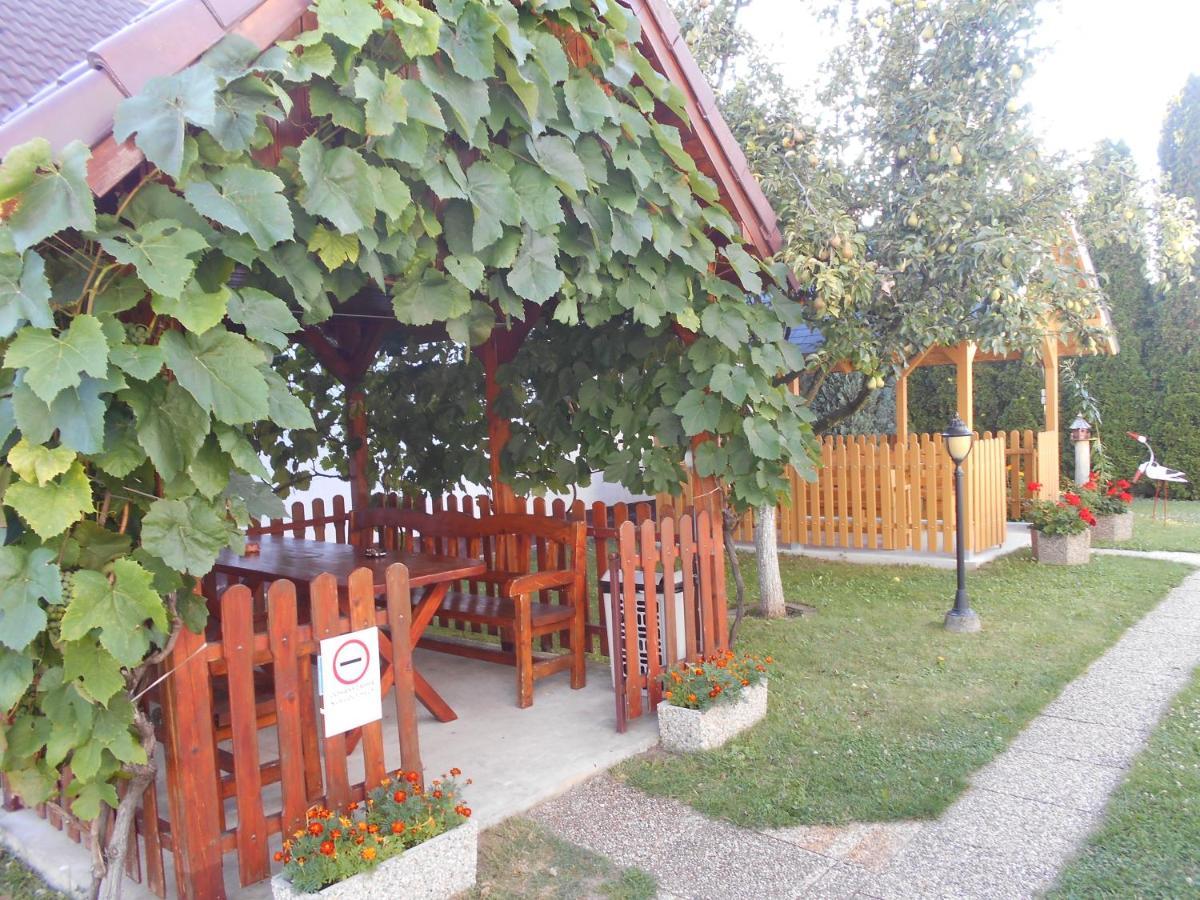 Árpád Panzió Győr Exterior foto
