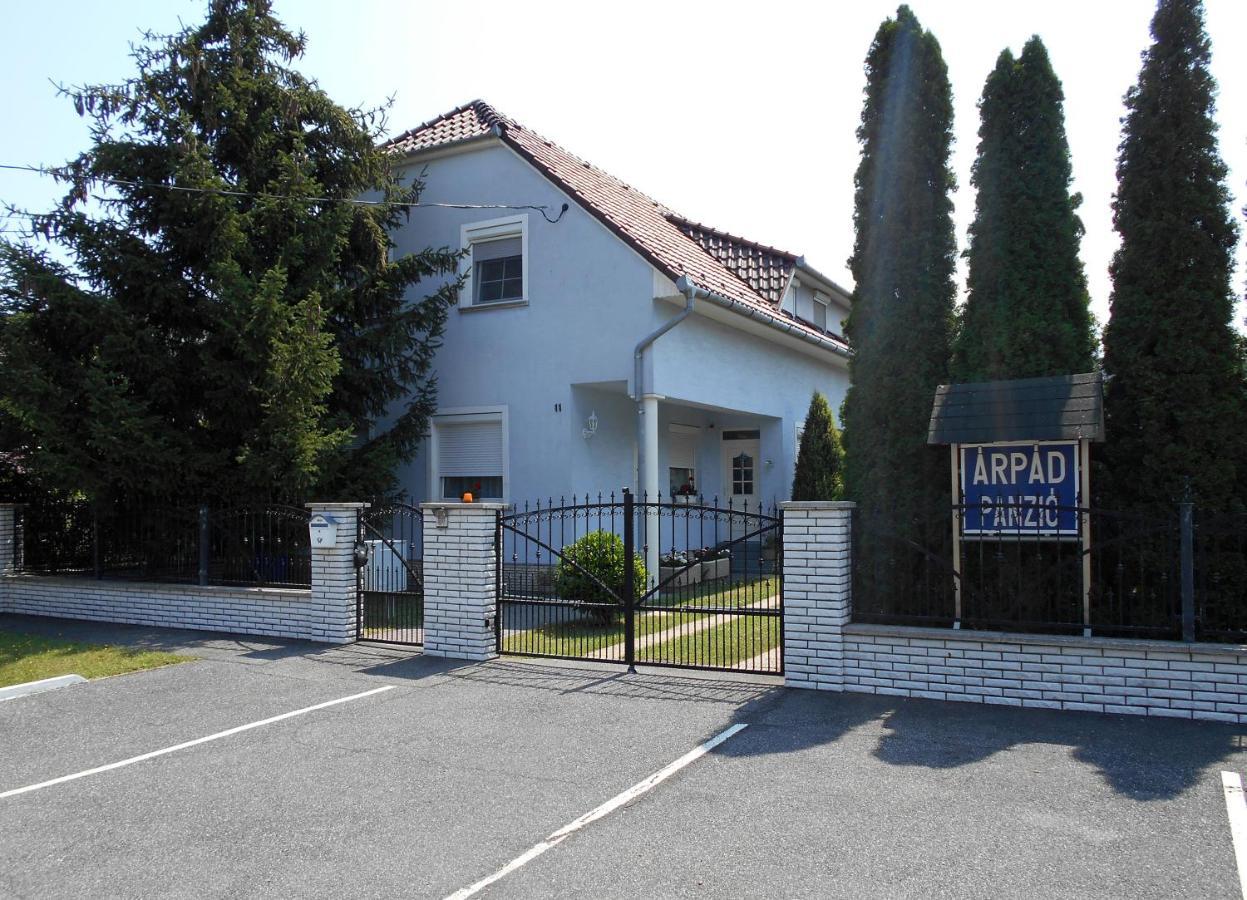 Árpád Panzió Győr Exterior foto