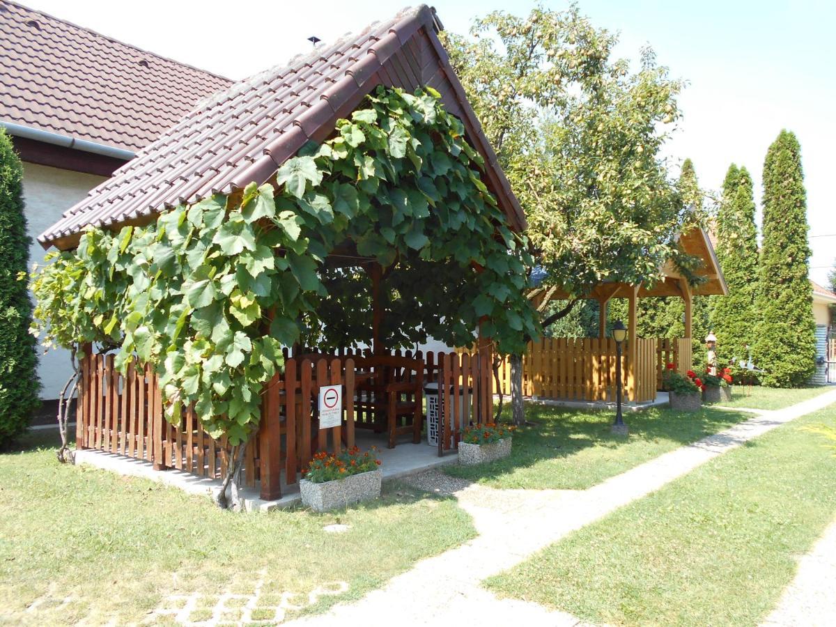 Árpád Panzió Győr Exterior foto