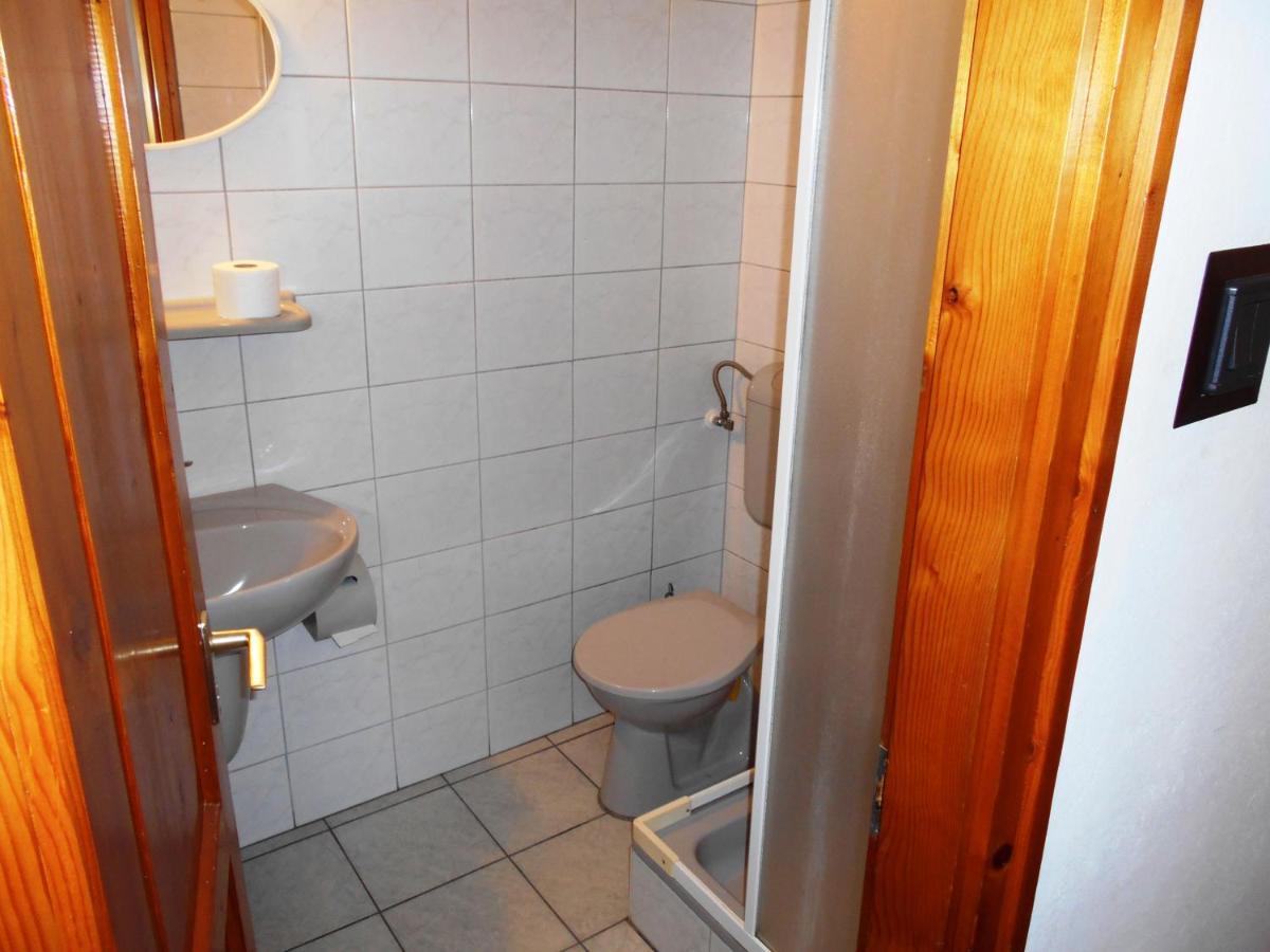 Árpád Panzió Győr Exterior foto