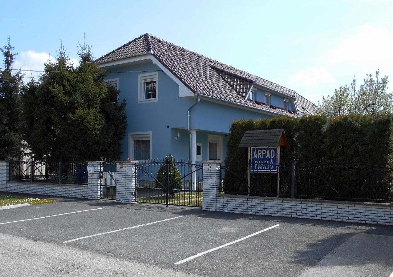 Árpád Panzió Győr Exterior foto